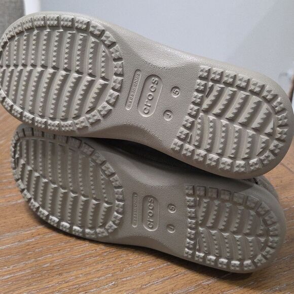 Crocs Santa Cruz II Loafers Youth Size J5 Unisex Khaki Slip on Shoes 204025 nwot - Picture 6 of 9